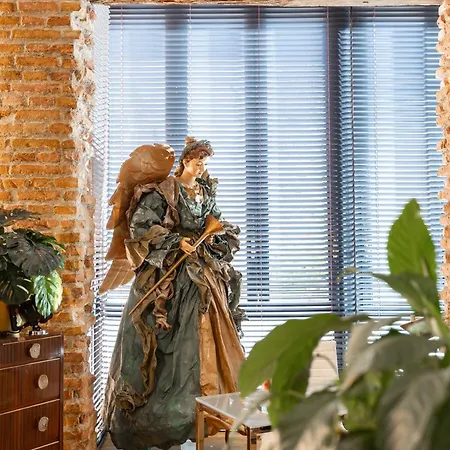 Chezmoihomes Gallery Loft Apartment Granada