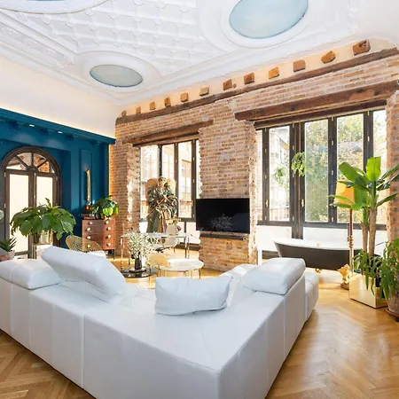 Chezmoihomes Gallery Loft *